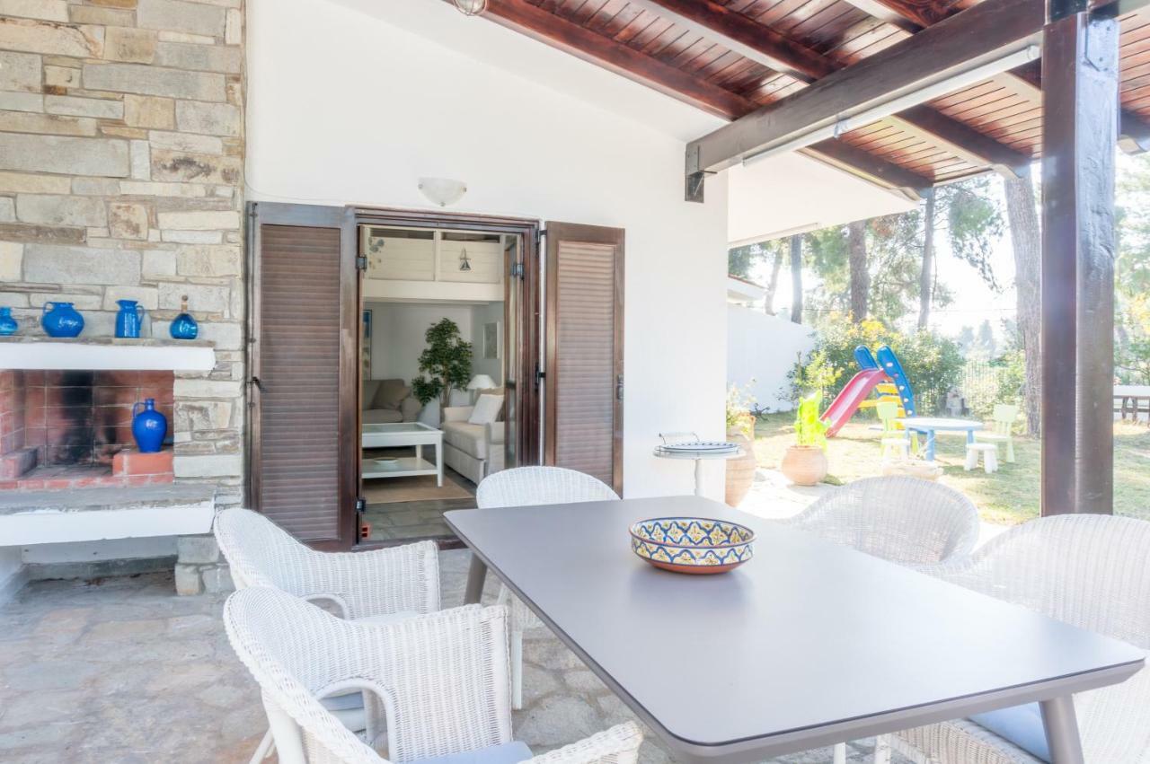 Villa Aurora In Sani With Garden And Pool ภายนอก รูปภาพ